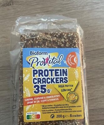 Protein crackers