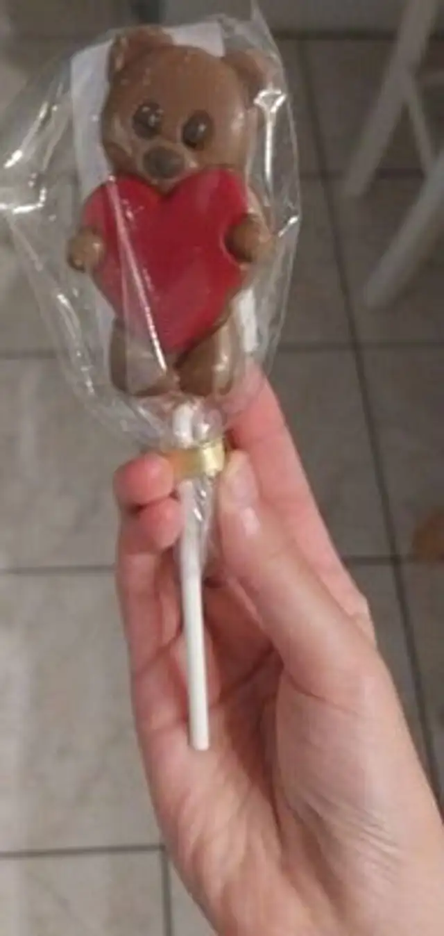 Sucette en chocolat front packaging