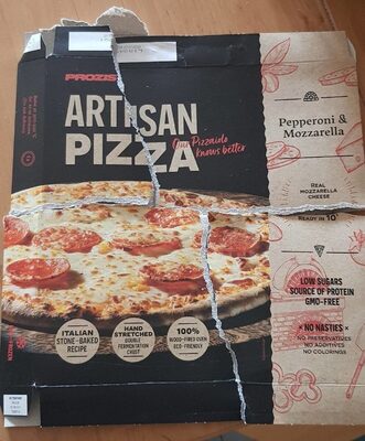 Pizza pepperoni & mozarella front packaging