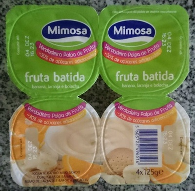 fruta batida banana, laranja e bolacha