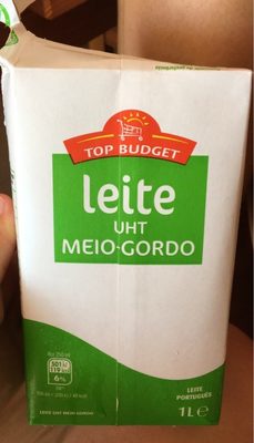 leite UHT Meio-Gordo front packaging
