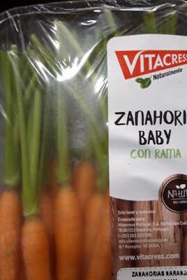 Zanahoria baby con rama