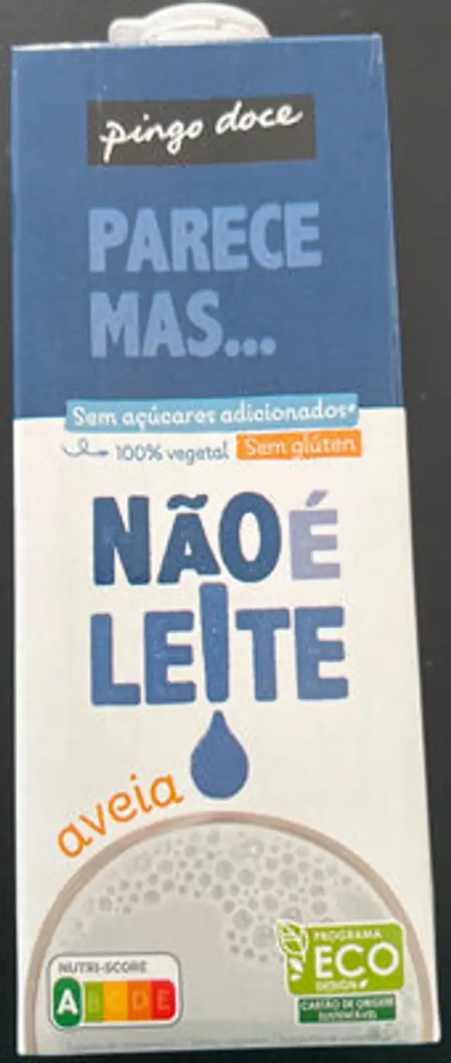 Parece mas... Não é Leite aveia front packaging