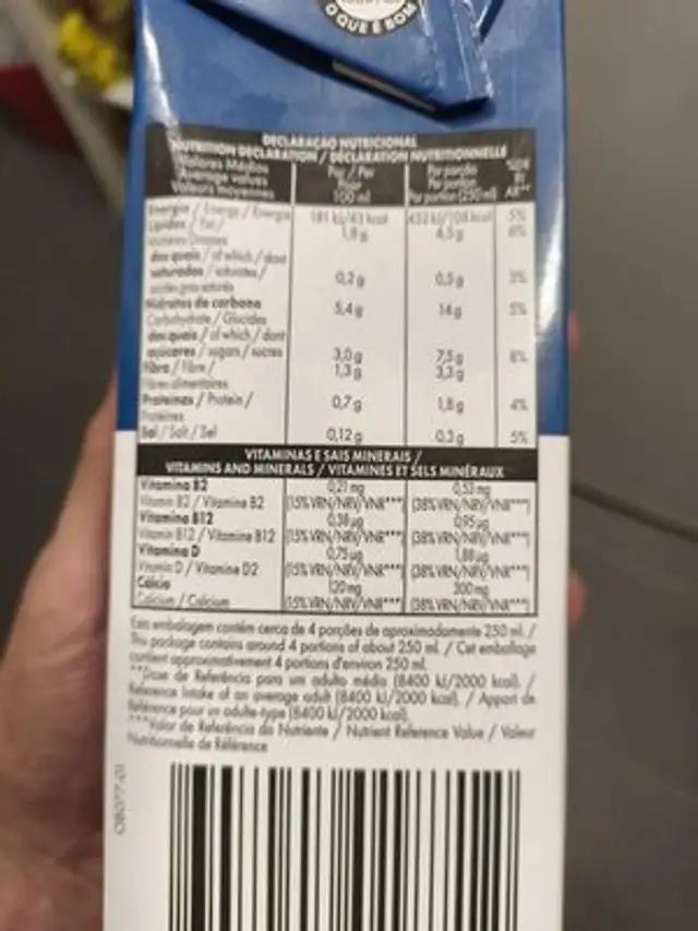 Parece mas... Não é Leite aveia nutrition facts table