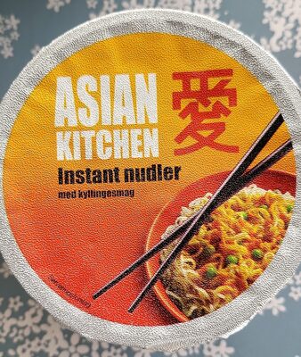 Cup noodles med kyllingesmag