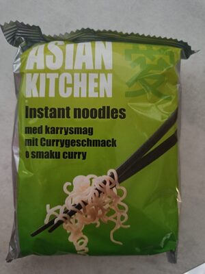 Instant Noodles mit Currygeschmack
