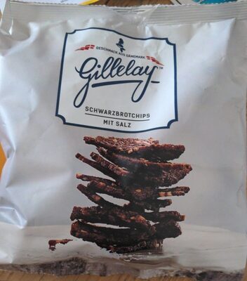 frittierte Schwarzbrotstücke mit Salz