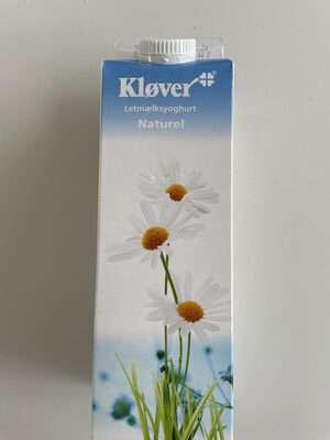 Letmælksyoughurt front packaging