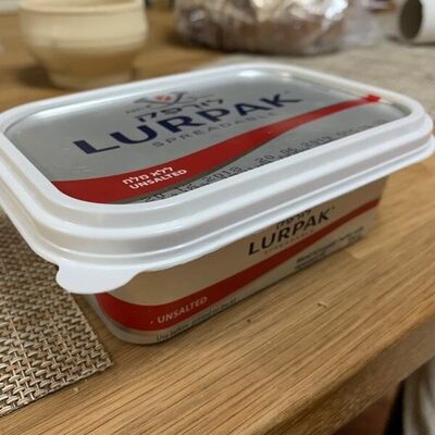 Spreadable butter unsalted Lurpak