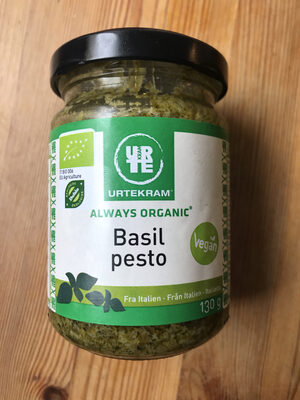 Basil pesto front packaging