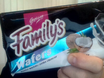 Waffeln schwarz mit Kokosnusscreme