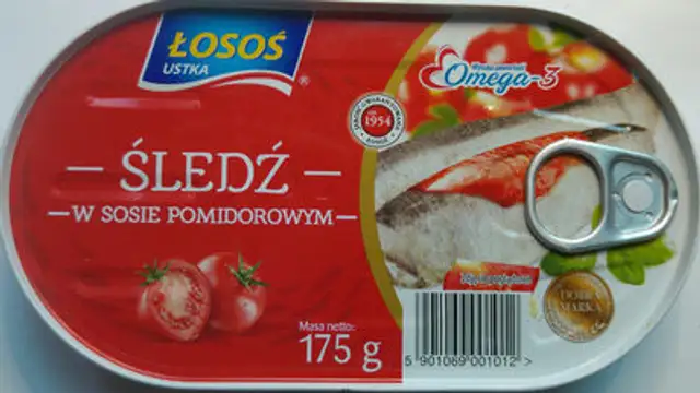 Śledź w sosie pomidorowym front packaging