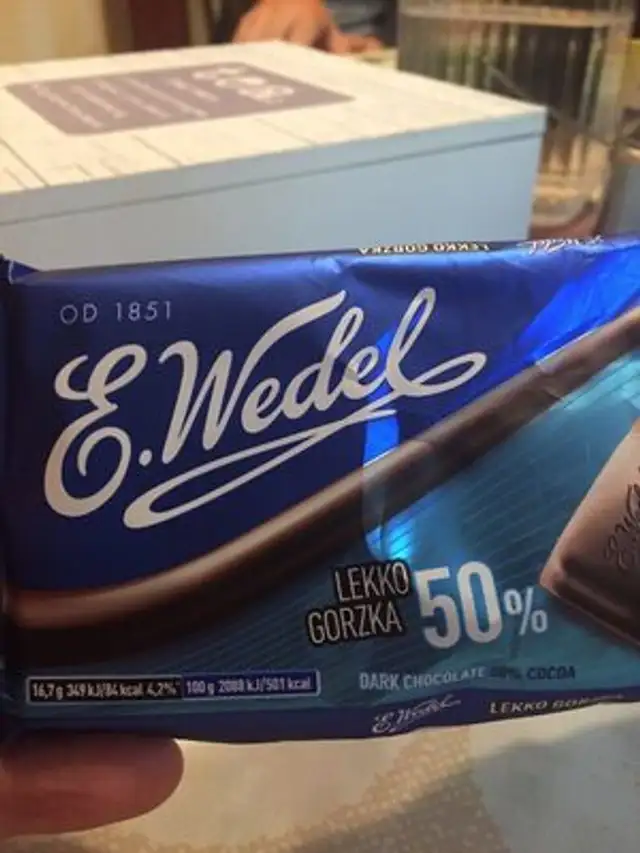 czekolada gorzka 50% front packaging