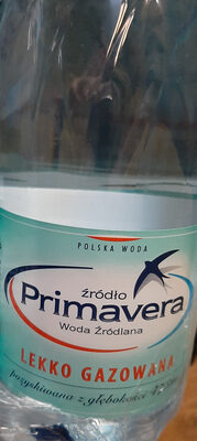 Woda źrodlana lekko gazowana