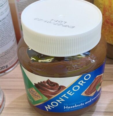 Hazelnuts and cocoa spread