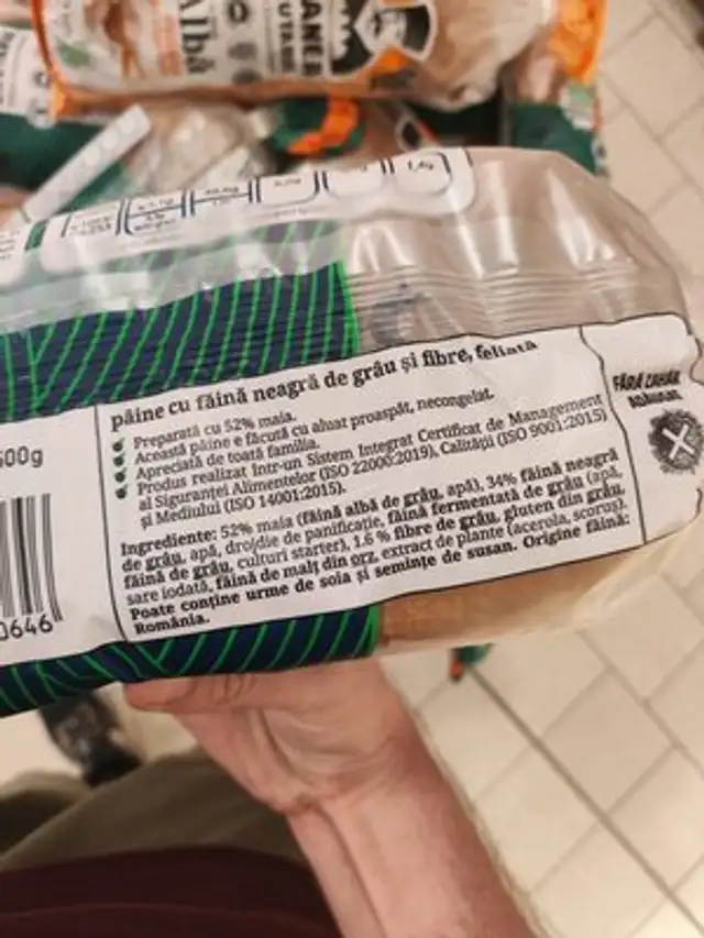 Paine cu faina neagra si maia ingredients label