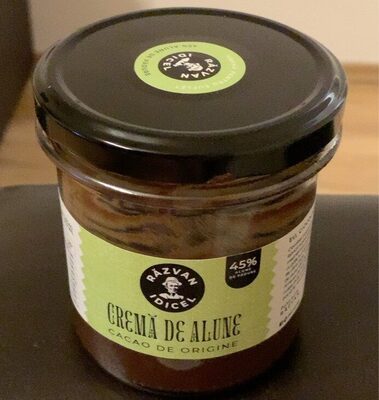 Cremă cu alune de pădure