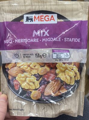 mix nuci, merișoarele, migdale, stafide