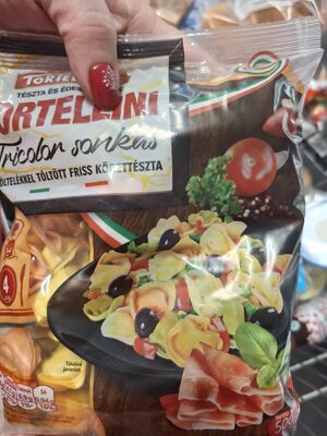 Tortellini tricolor ham