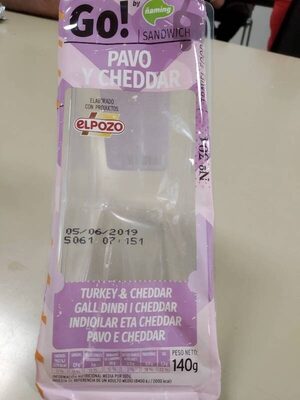 Sandwich pavo y cheddar