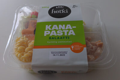 Kana-pastasalaatti