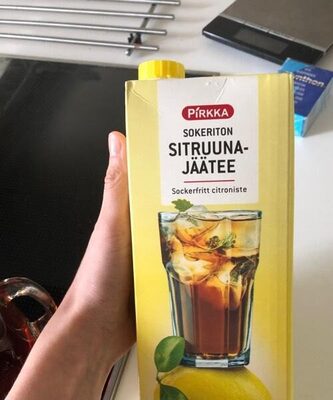 Sokeriton sitruunajäätee