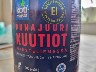 Punajuurikuutiot makeuttamattomassa mausteliemessä