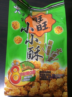 旺旺小小酥-葱香鸡肉味 油价型膨化食品 front packaging