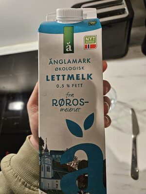 Änglamark Lettmelk 0.5% 1l