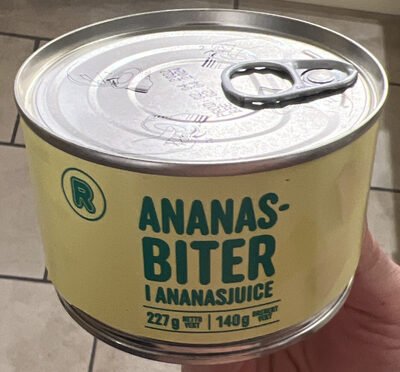 Pineapple pieces in pineapple juice