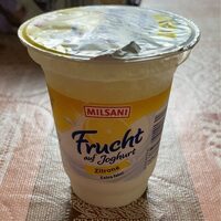Frucht auf Jughurt (Zitrone)