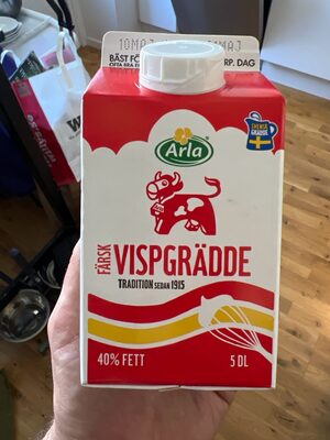 Färsk sommarvispgrädde