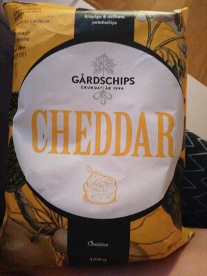Cheddar potato crisps front packaging