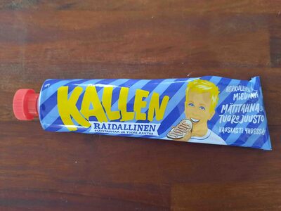 Kallen raidallinen mätitahnaa ja tuorejuustoa