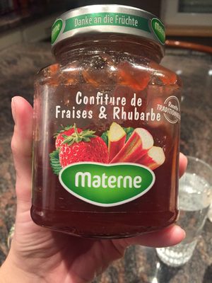 Confiture de fraises et rhubarbe
