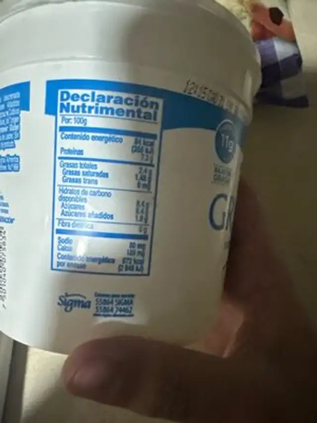 Yogurt Griego Bajo En Grasa nutrition facts table