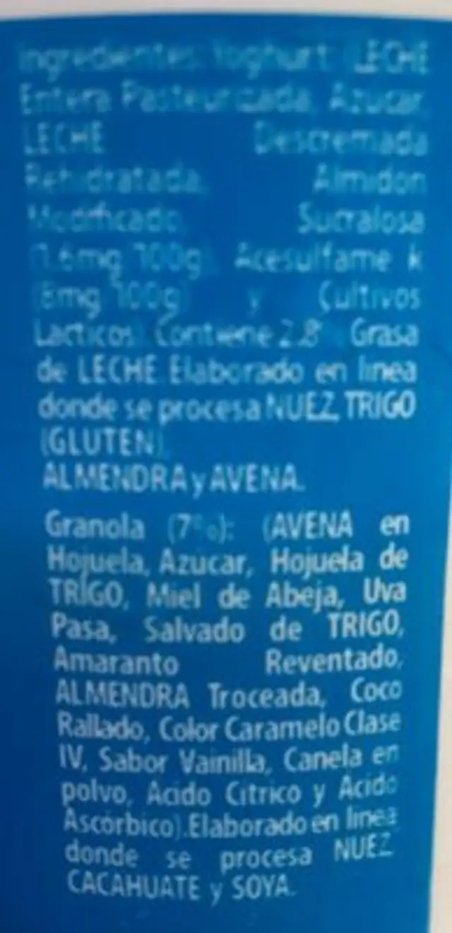 Yoghurt sabor natural con probióticos y mezcla de granola ingredients label