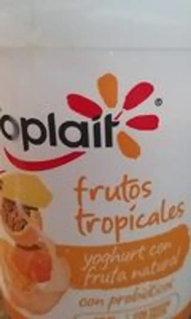 Yogurt con fruta natural tropical