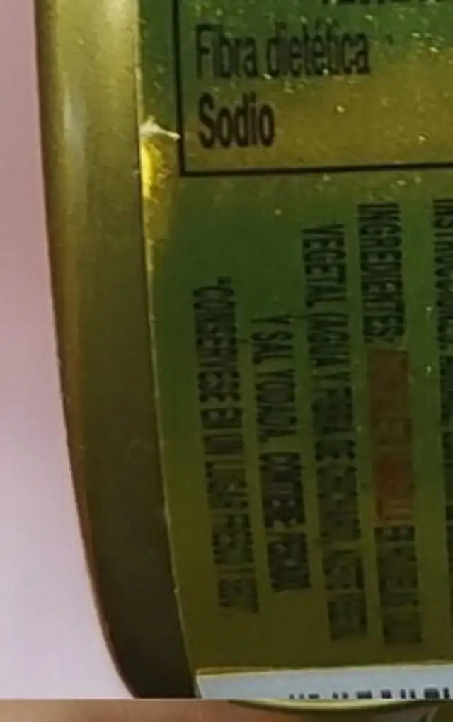 Atún aleta amarilla en hojuelas en agua con aceite ingredients label