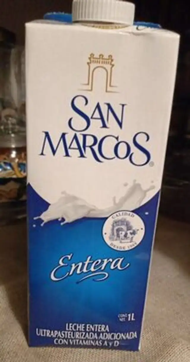 Leche San Marcos front packaging