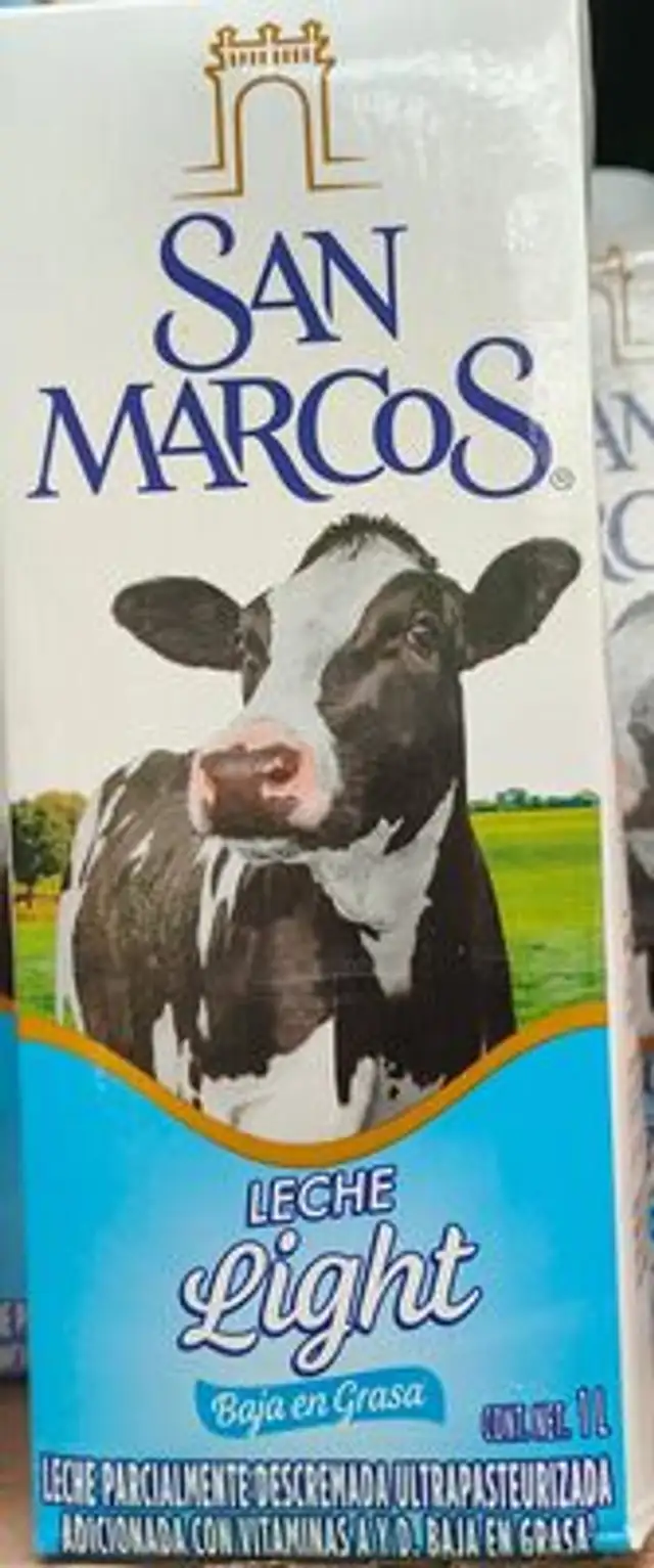 Leche baja en grasa San Marcos front packaging