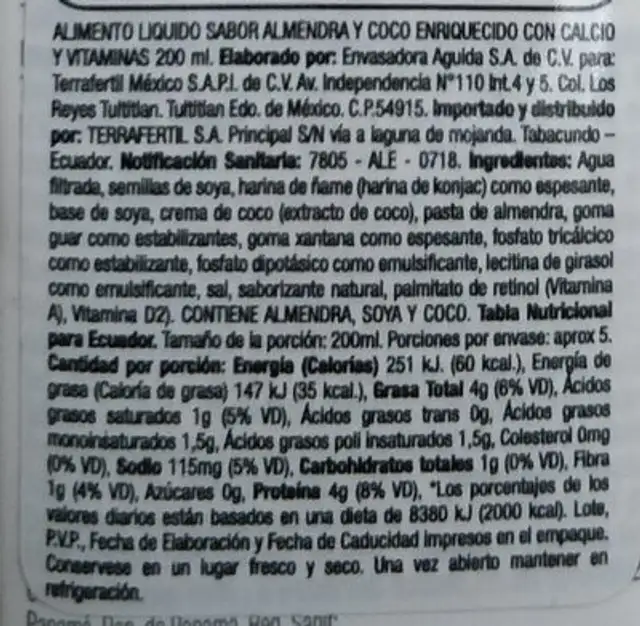 Almond y Coconut ingredients label