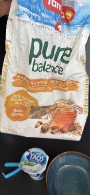 Crunchy Müsli with whole-grain oats almonds & honey