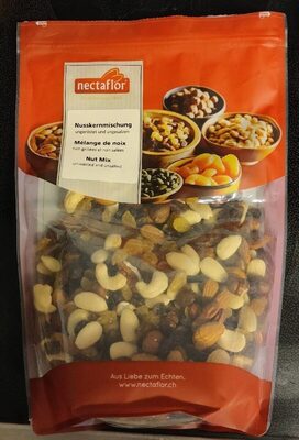 Nusskermischung ungeröstet und gesalzen