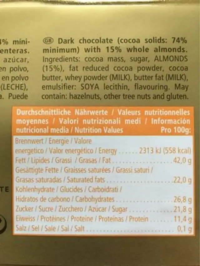 Chocolat noir aux amandes nutrition facts table