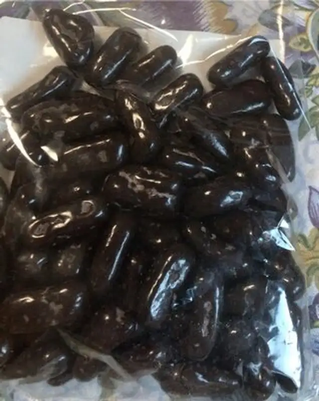 Filetti d’arancia ricoperti con cioccolato amaro