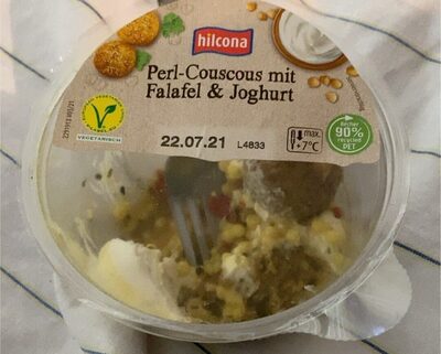 Pearl Couscous mit Falafel und Joghurt