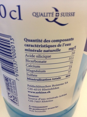 Eau minérale naturelle non gazeuse front packaging