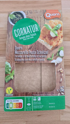 Escalope with mozzarella and pesto