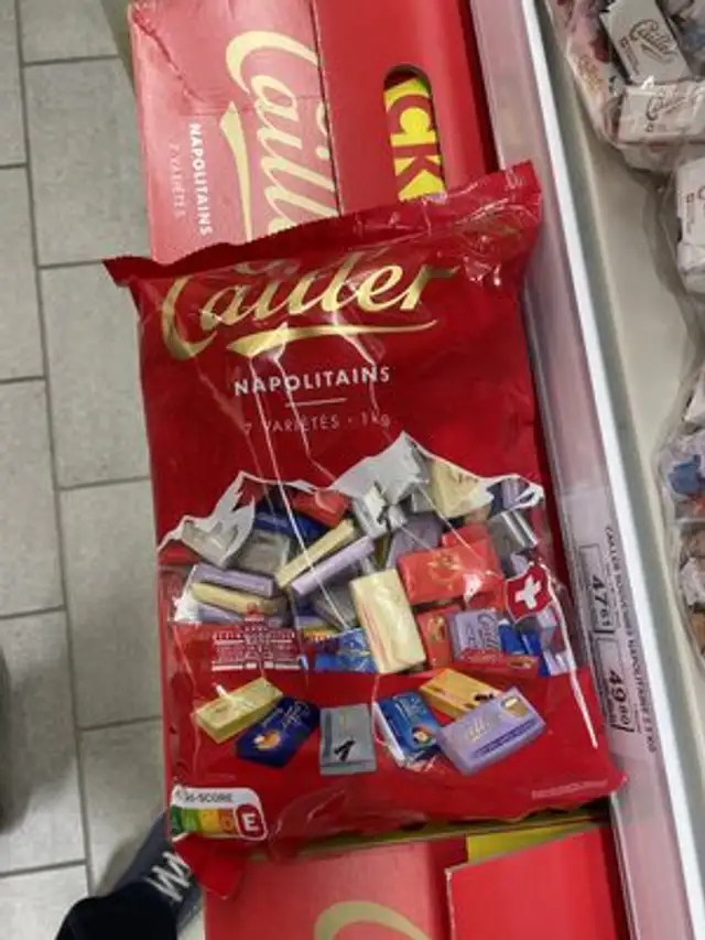 of Switzerland NAPOLITAINS front packaging